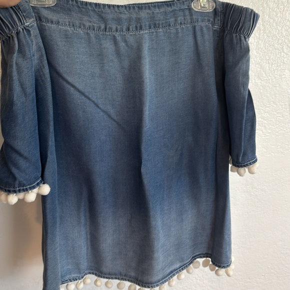 NWT Celebrity Pink Blue Off-Shoulder Top with Pom Pom Trim - Picture 1 of 4